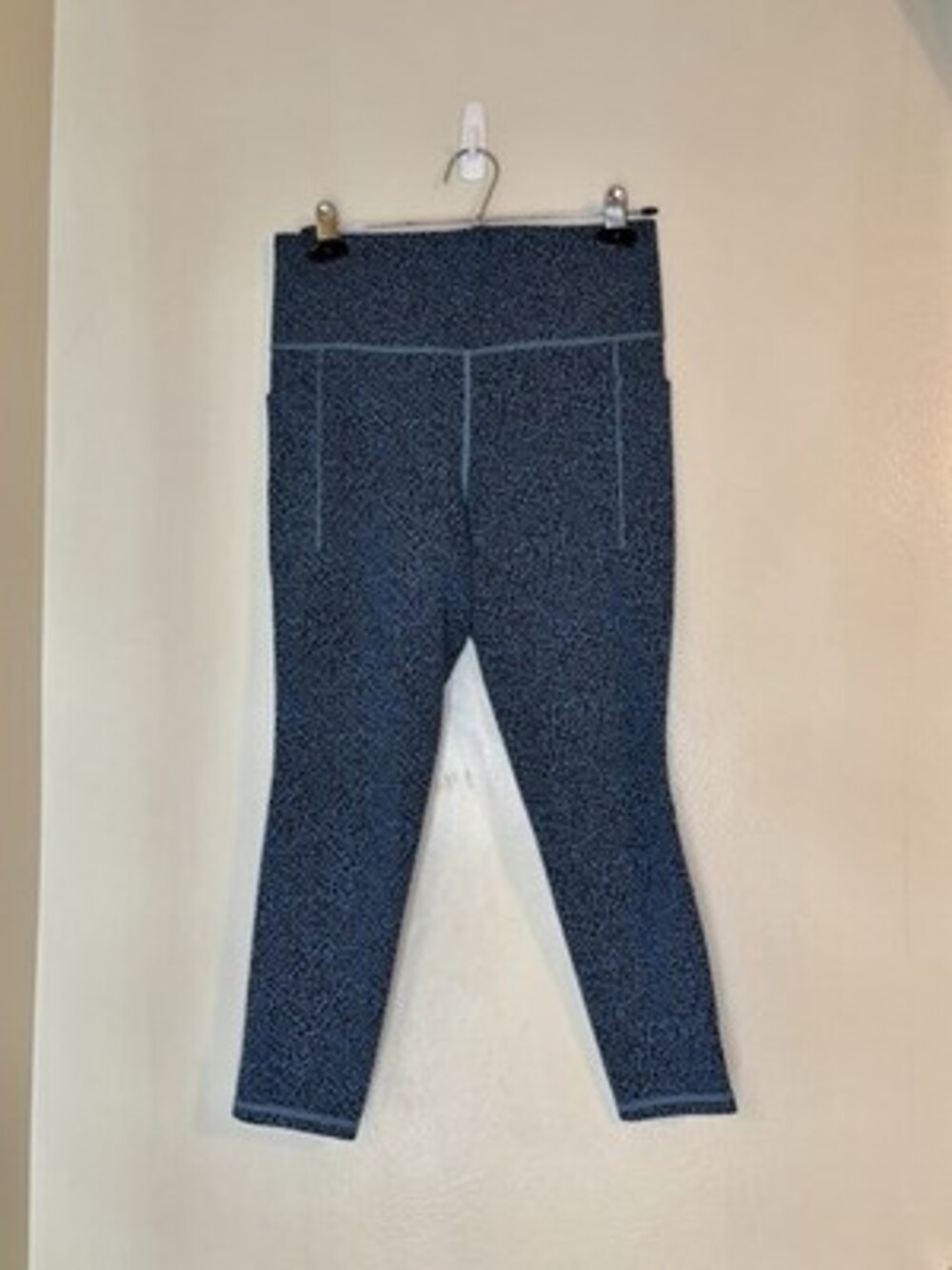 Athleta Women's Salutation Stash II Textured Tight 7/8 Blue & Black Cheetah SZ M